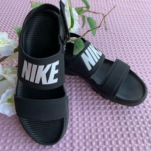Nike Tanjun Sandals